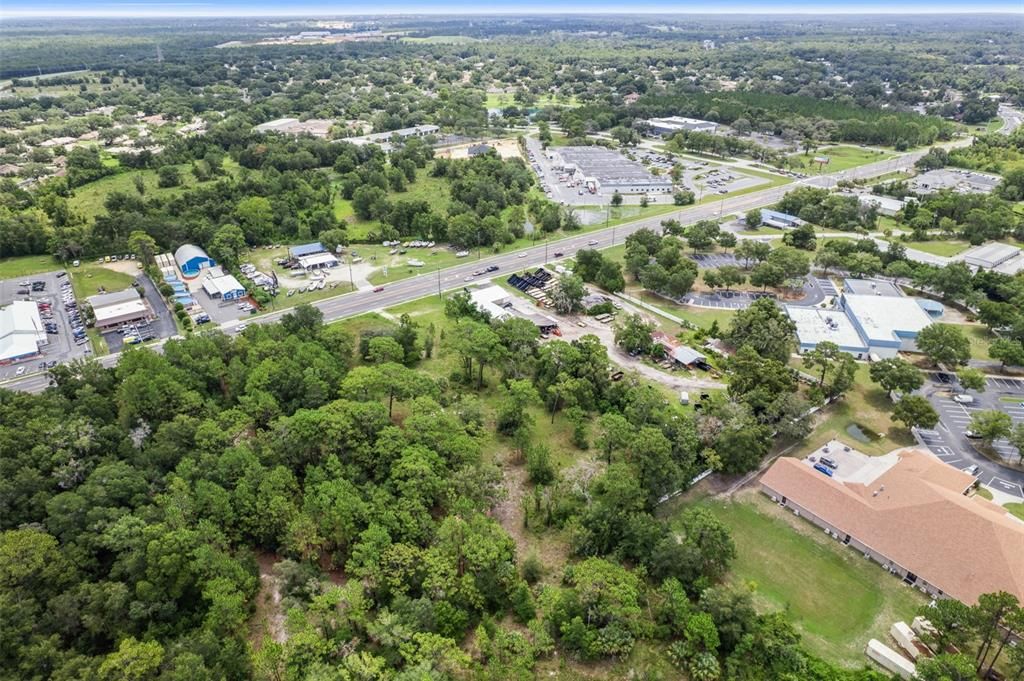 На продажу: $399,900 (2.42 acres)