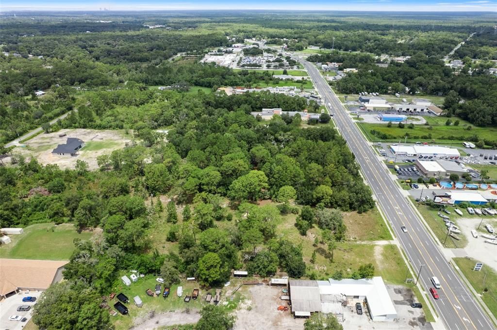 На продажу: $399,900 (2.42 acres)