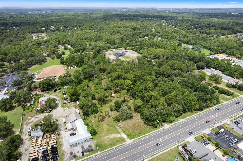 На продажу: $399,900 (2.42 acres)