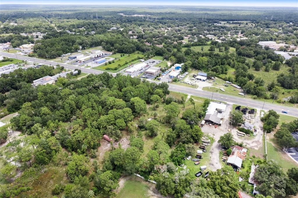 На продажу: $399,900 (2.42 acres)