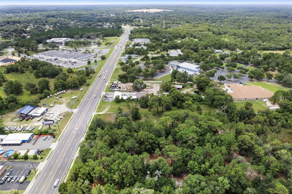 На продажу: $399,900 (2.42 acres)