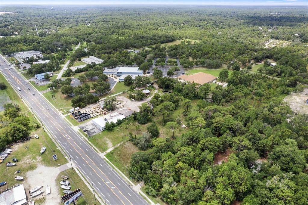 На продажу: $399,900 (2.42 acres)