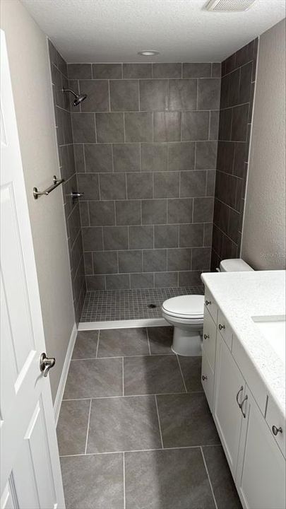 Под контрактом: $239,900 (3 спален, 2 ванн, 1399 Квадратных фут)