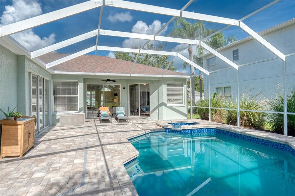 Activo con contrato: $679,000 (4 camas, 3 baños, 2202 Pies cuadrados)