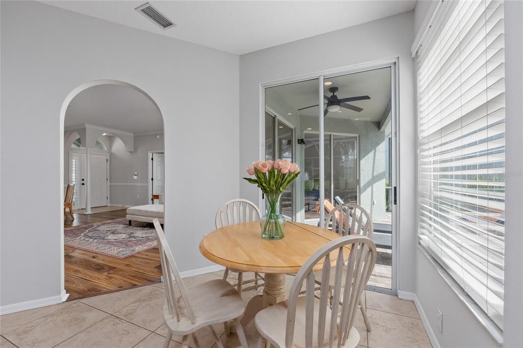 Activo con contrato: $679,000 (4 camas, 3 baños, 2202 Pies cuadrados)