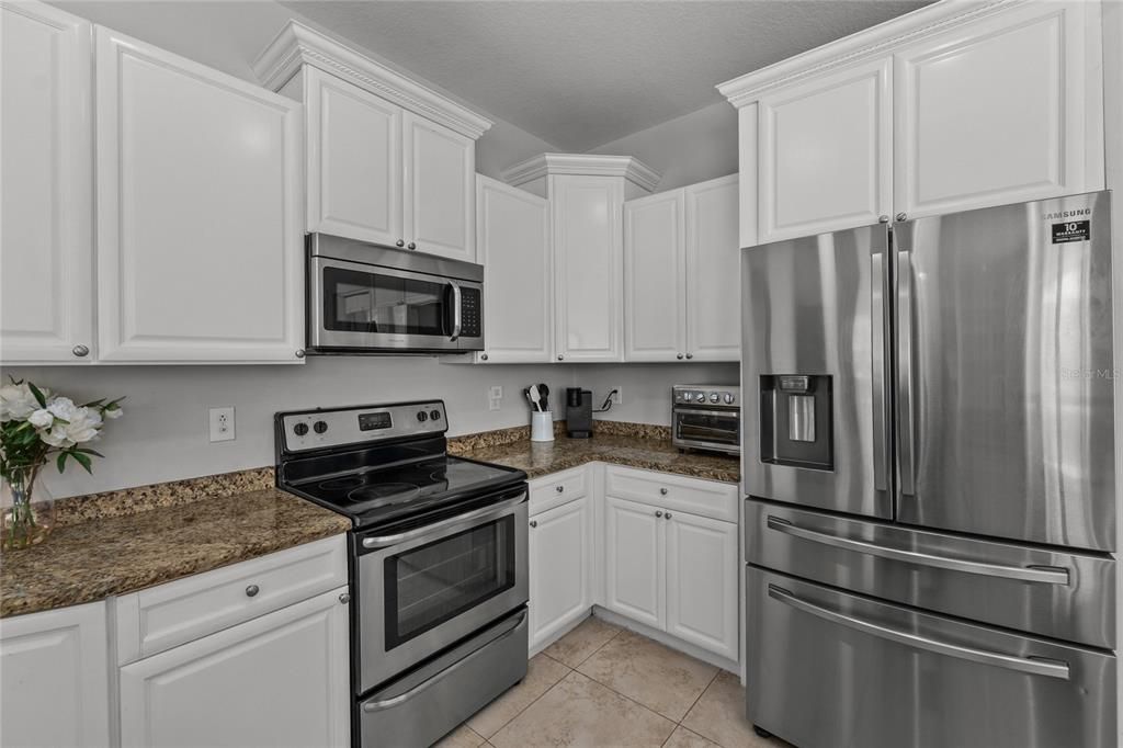 Activo con contrato: $679,000 (4 camas, 3 baños, 2202 Pies cuadrados)