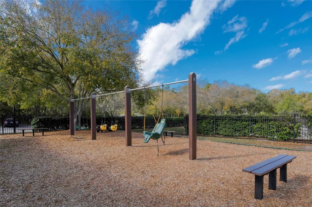 Activo con contrato: $679,000 (4 camas, 3 baños, 2202 Pies cuadrados)