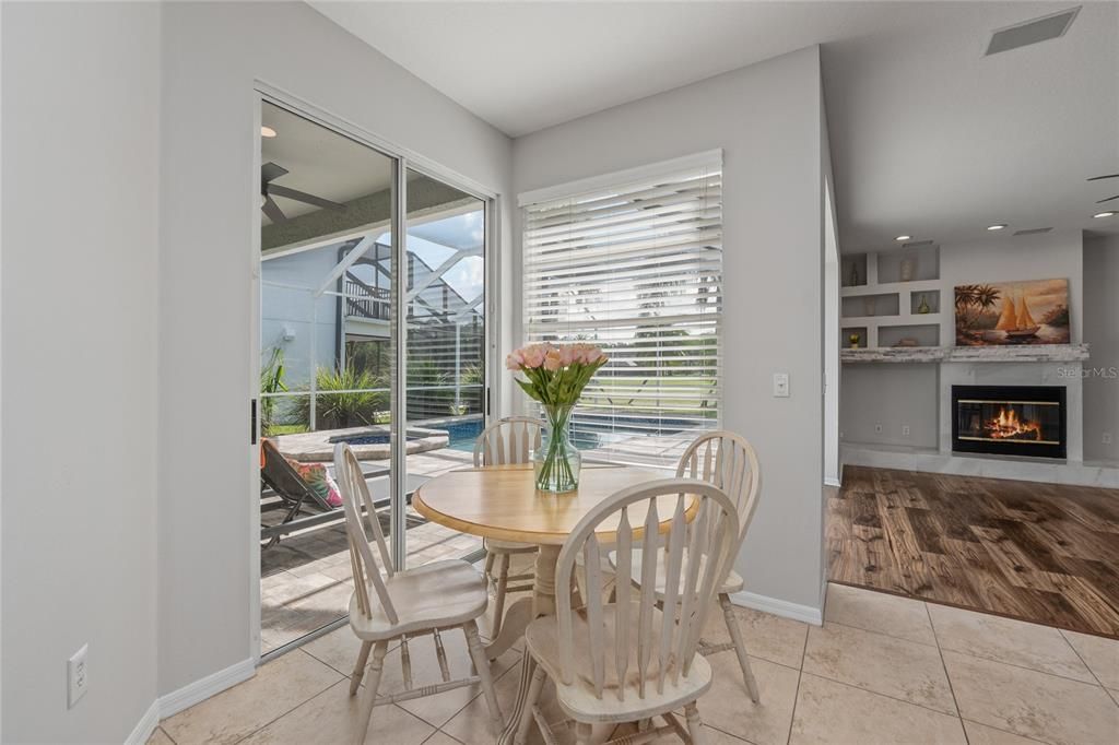 Activo con contrato: $679,000 (4 camas, 3 baños, 2202 Pies cuadrados)