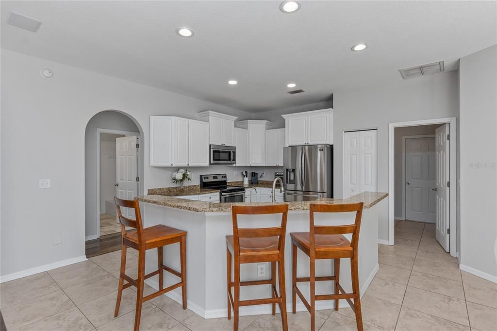 Activo con contrato: $679,000 (4 camas, 3 baños, 2202 Pies cuadrados)