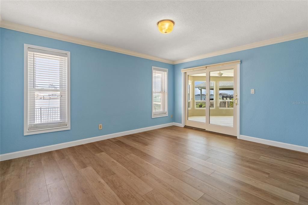 合同活跃: $1,395,000 (3 贝兹, 3 浴室, 2971 平方英尺)