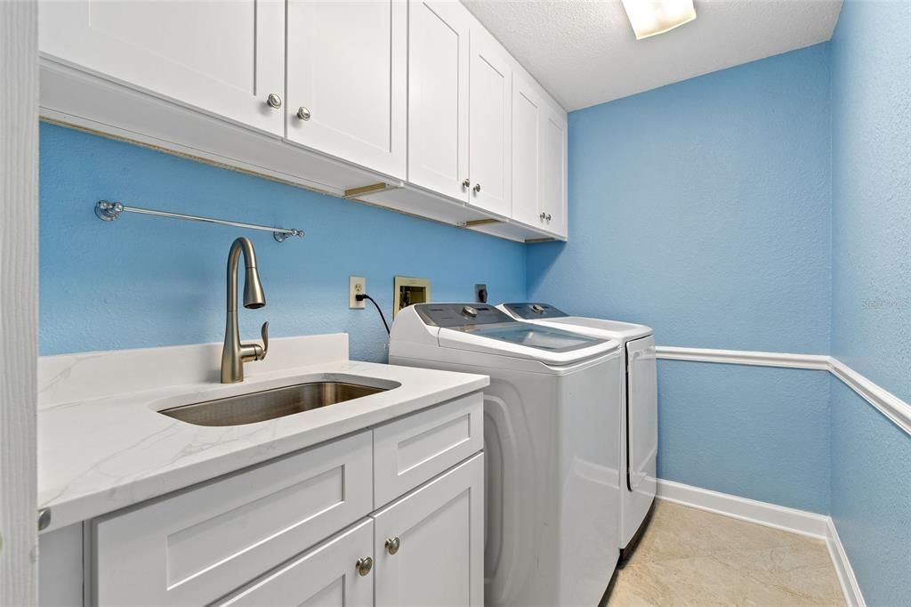 合同活跃: $1,395,000 (3 贝兹, 3 浴室, 2971 平方英尺)