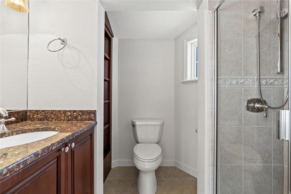 合同活跃: $1,395,000 (3 贝兹, 3 浴室, 2971 平方英尺)