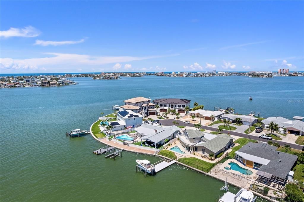 合同活跃: $1,395,000 (3 贝兹, 3 浴室, 2971 平方英尺)