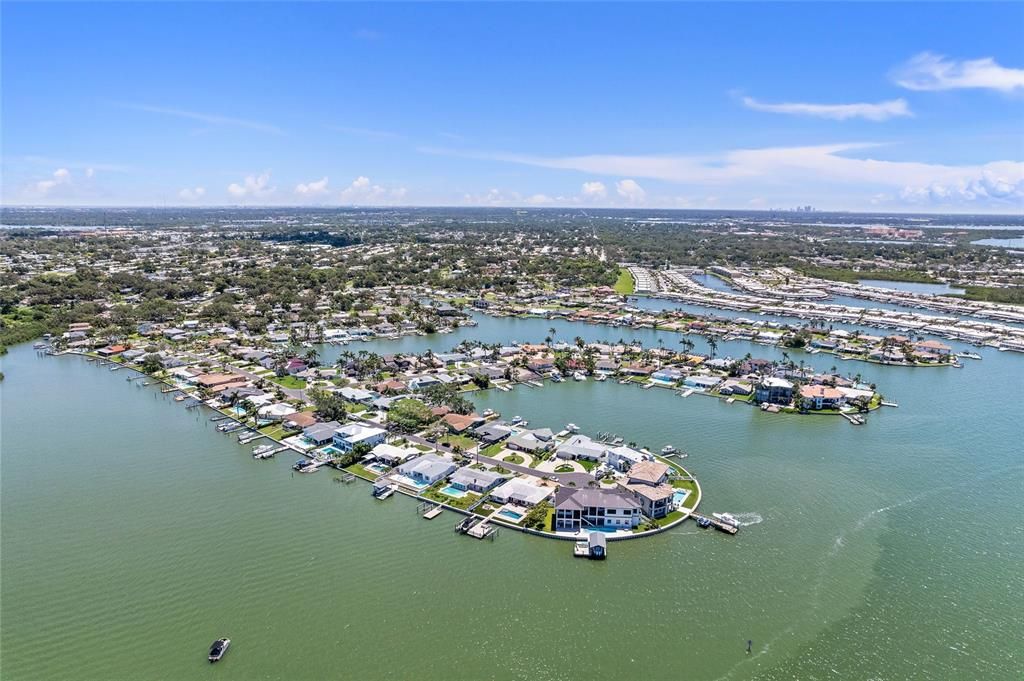 合同活跃: $1,395,000 (3 贝兹, 3 浴室, 2971 平方英尺)