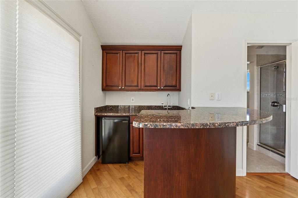 合同活跃: $1,395,000 (3 贝兹, 3 浴室, 2971 平方英尺)