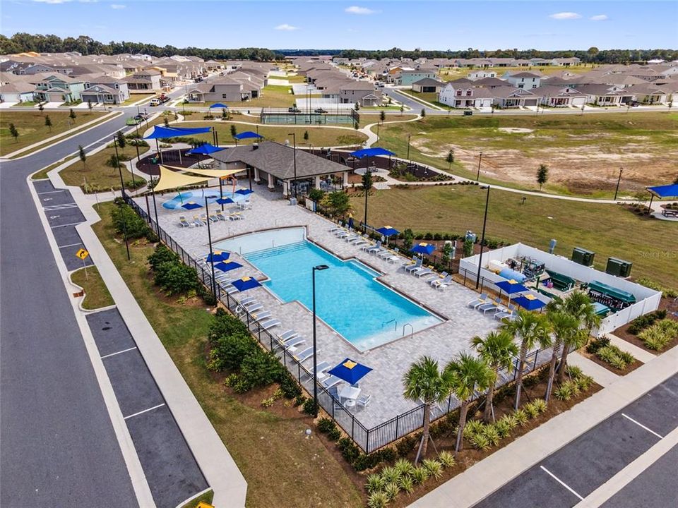 合同活跃: $470,000 (4 贝兹, 3 浴室, 3012 平方英尺)