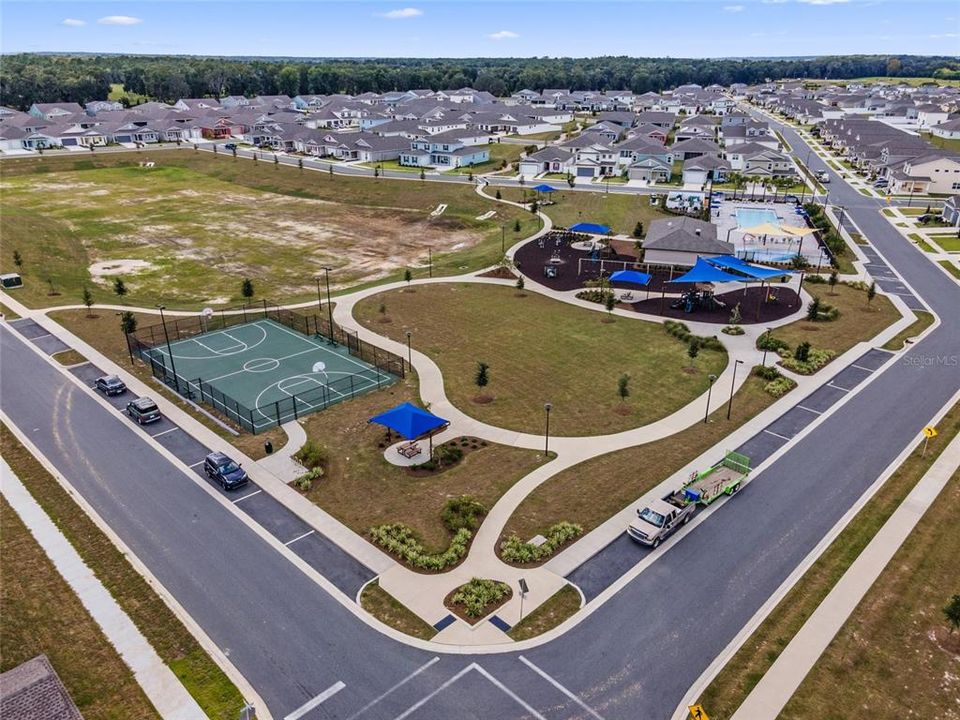 合同活跃: $470,000 (4 贝兹, 3 浴室, 3012 平方英尺)