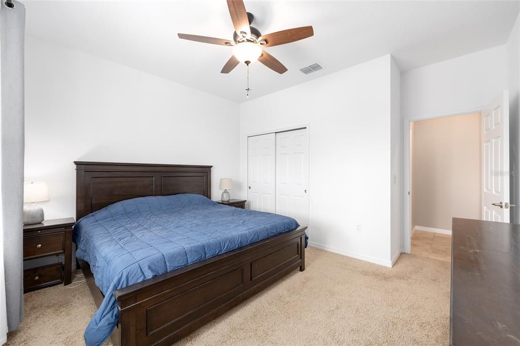 合同活跃: $470,000 (4 贝兹, 3 浴室, 3012 平方英尺)