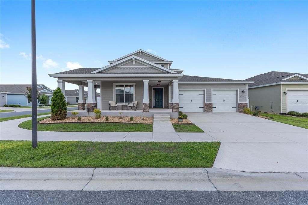 合同活跃: $470,000 (4 贝兹, 3 浴室, 3012 平方英尺)