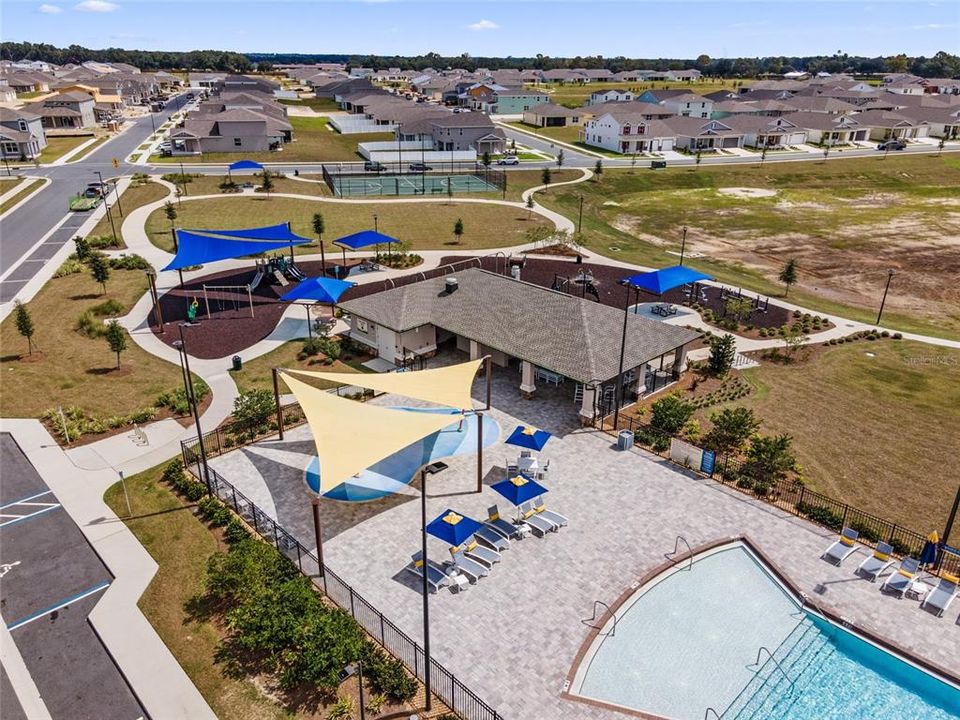 合同活跃: $470,000 (4 贝兹, 3 浴室, 3012 平方英尺)