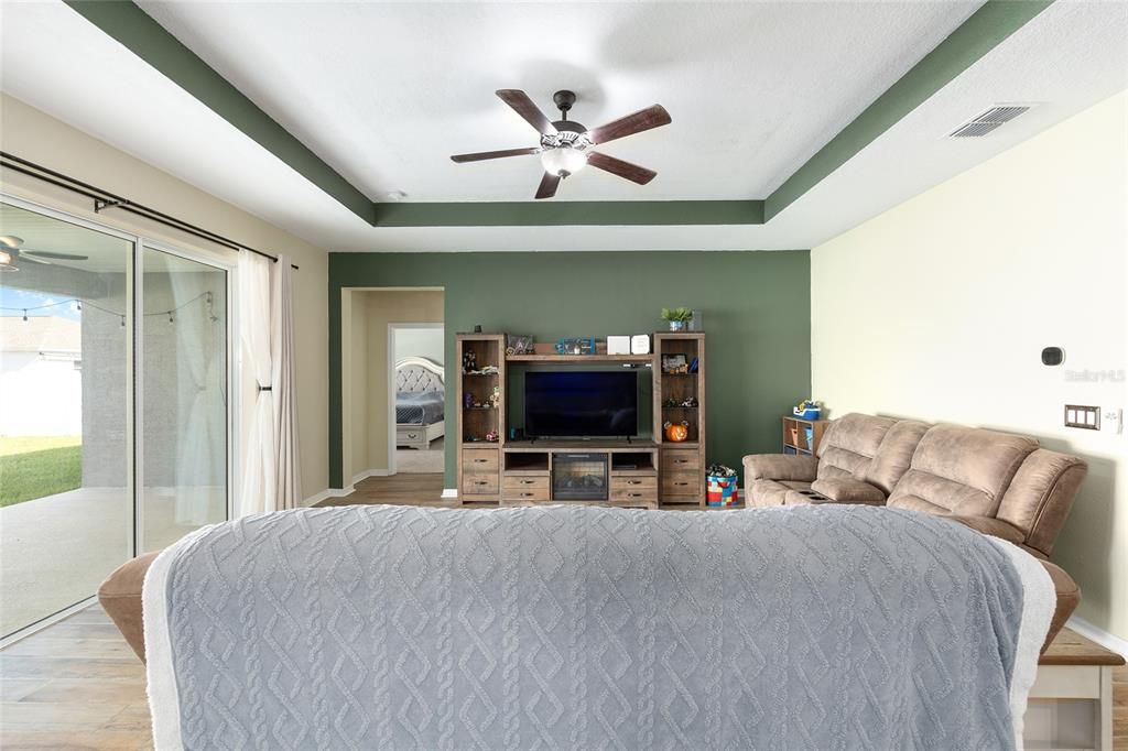 合同活跃: $470,000 (4 贝兹, 3 浴室, 3012 平方英尺)