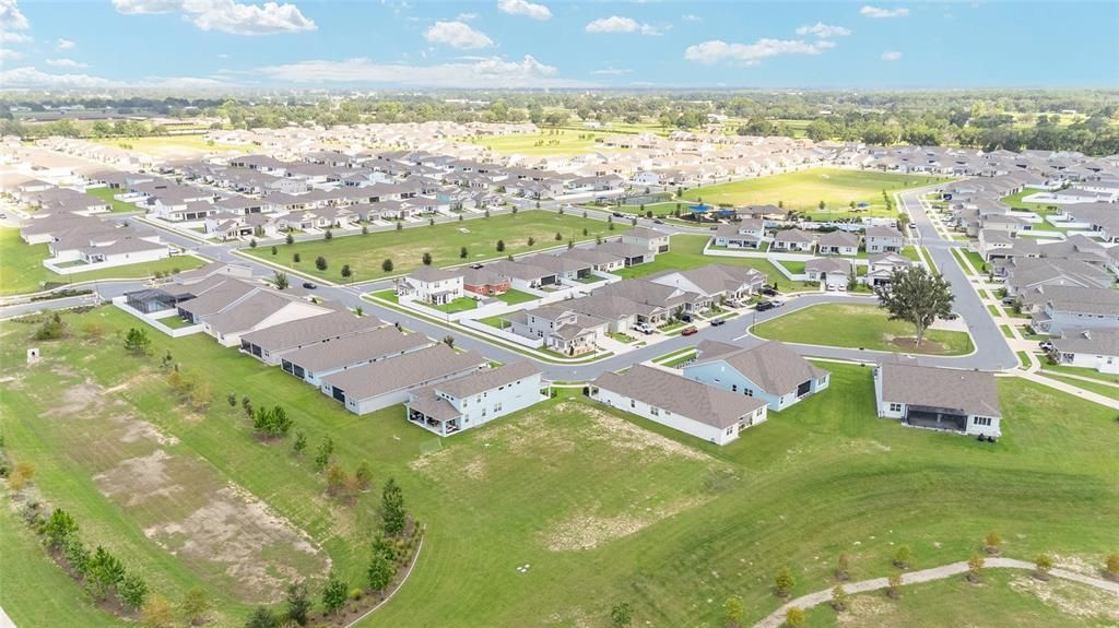 合同活跃: $470,000 (4 贝兹, 3 浴室, 3012 平方英尺)