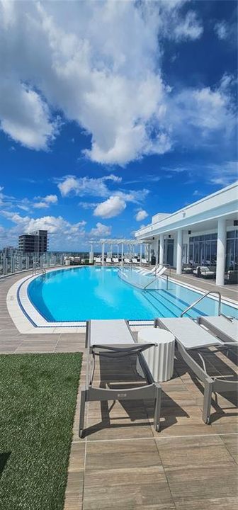 出租: $9,900 (3 贝兹, 3 浴室, 2443 平方英尺)