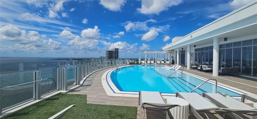 出租: $9,900 (3 贝兹, 3 浴室, 2443 平方英尺)