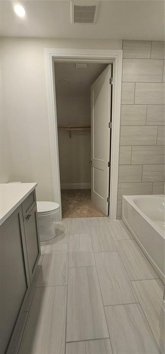 出租: $9,900 (3 贝兹, 3 浴室, 2443 平方英尺)