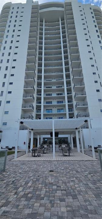 出租: $9,900 (3 贝兹, 3 浴室, 2443 平方英尺)