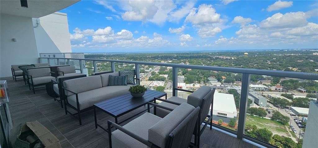 出租: $9,900 (3 贝兹, 3 浴室, 2443 平方英尺)