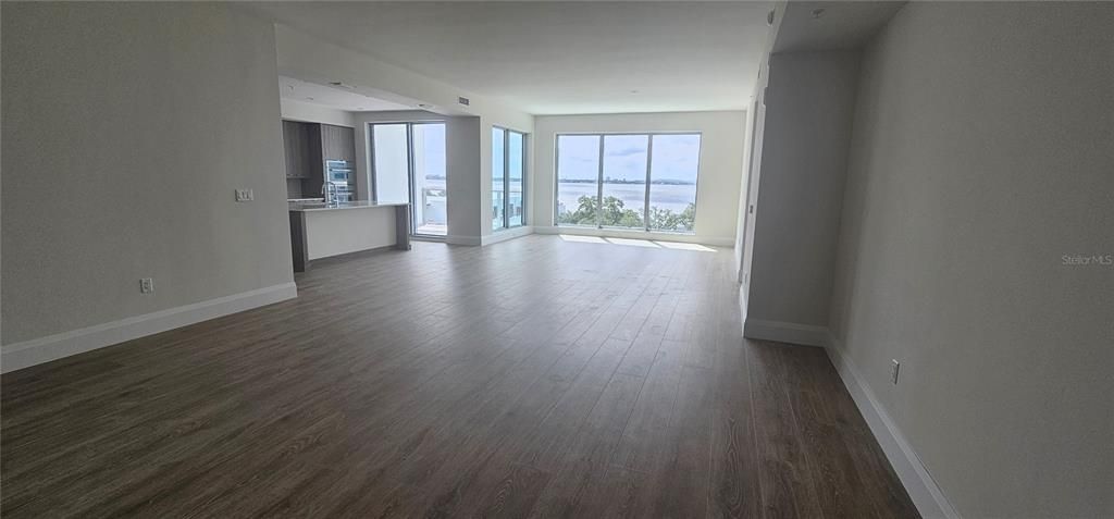 出租: $9,900 (3 贝兹, 3 浴室, 2443 平方英尺)