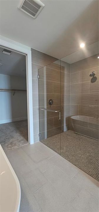 出租: $9,900 (3 贝兹, 3 浴室, 2443 平方英尺)