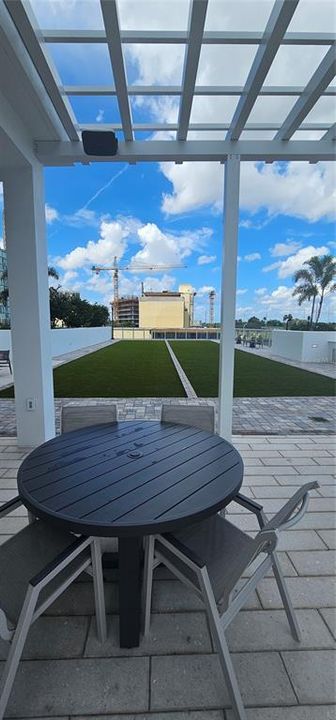 出租: $9,900 (3 贝兹, 3 浴室, 2443 平方英尺)