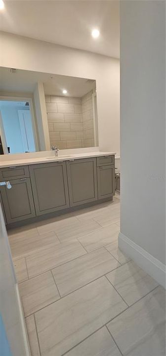 出租: $9,900 (3 贝兹, 3 浴室, 2443 平方英尺)