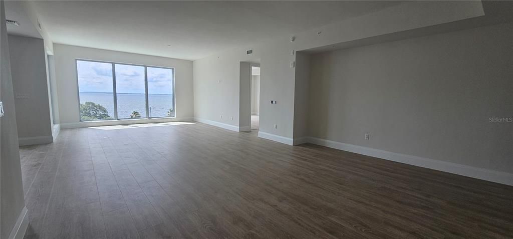 出租: $9,900 (3 贝兹, 3 浴室, 2443 平方英尺)