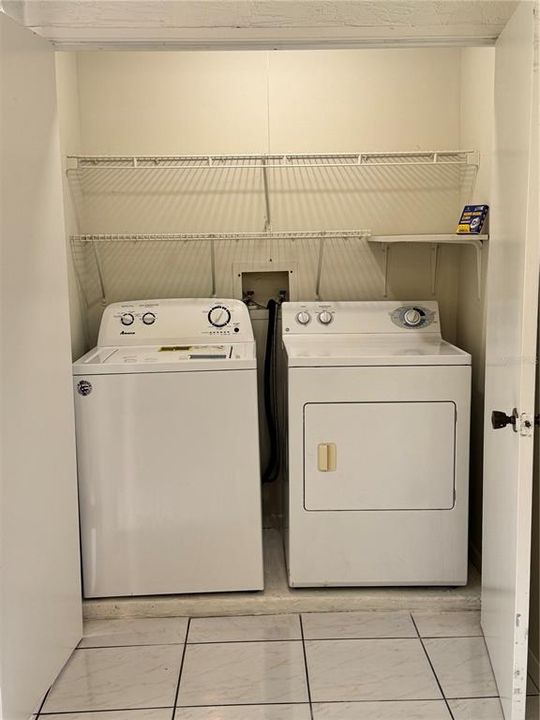 合同活跃: $1,650 (2 贝兹, 2 浴室, 889 平方英尺)