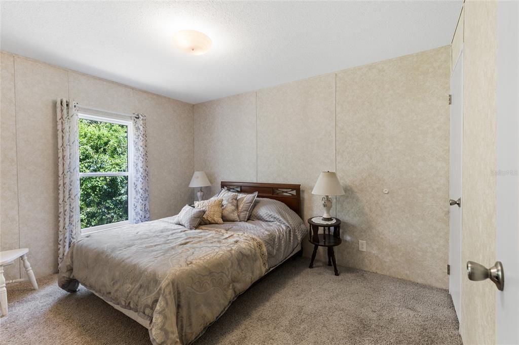 Под контрактом: $230,000 (3 спален, 2 ванн, 1456 Квадратных фут)