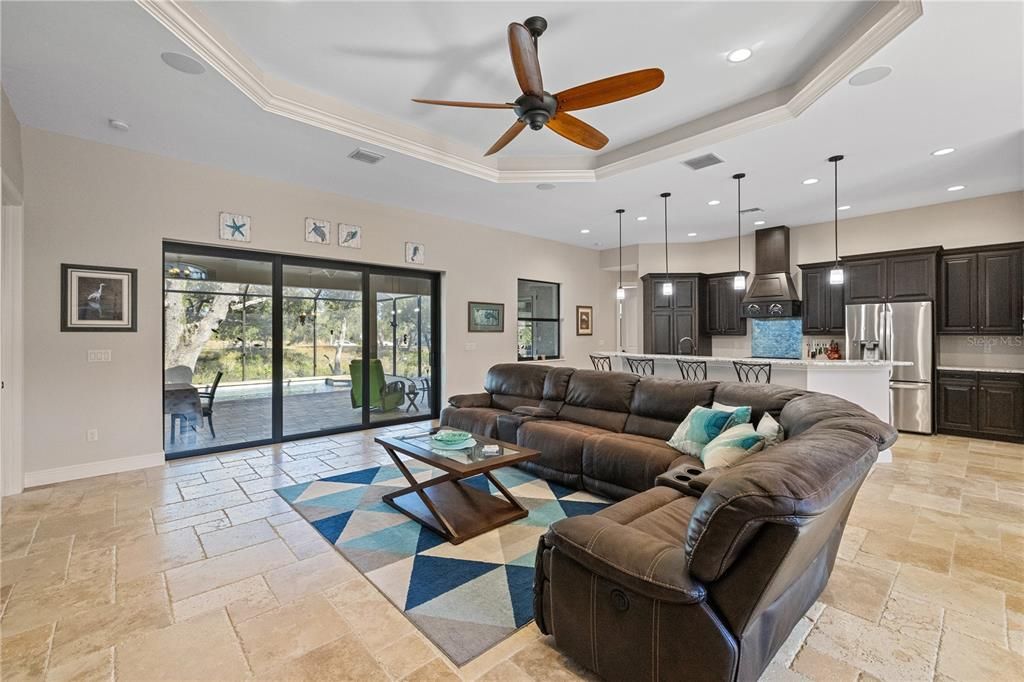 En Venta: $757,900 (3 camas, 2 baños, 2157 Pies cuadrados)