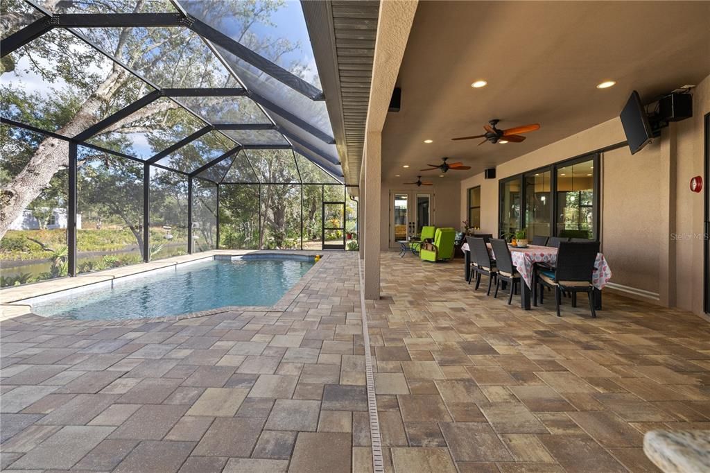 En Venta: $757,900 (3 camas, 2 baños, 2157 Pies cuadrados)