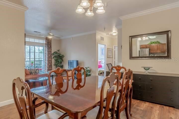 Под контрактом: $236,000 (3 спален, 2 ванн, 1244 Квадратных фут)