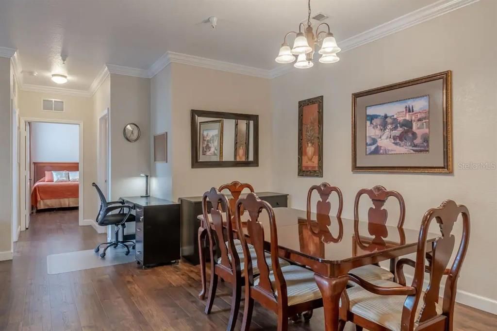 Под контрактом: $236,000 (3 спален, 2 ванн, 1244 Квадратных фут)