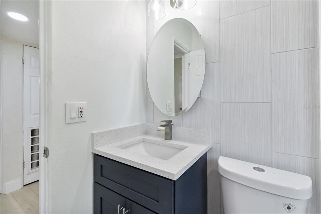 Active With Contract: $296,000 (3 beds, 1 baths, 1038 Square Feet)