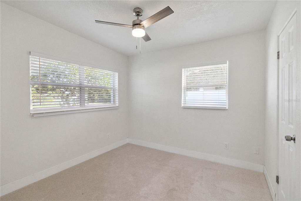 Active With Contract: $296,000 (3 beds, 1 baths, 1038 Square Feet)