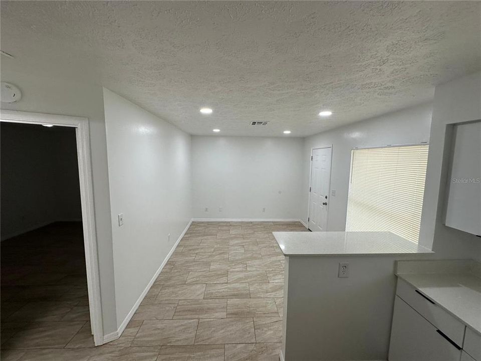 待售: $274,900 (11832 贝兹, 0 浴室, 1050 平方英尺)