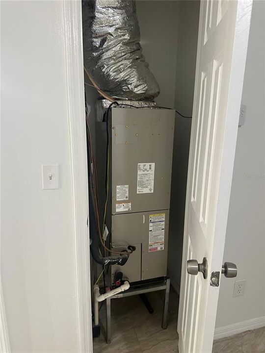 待售: $274,900 (11832 贝兹, 0 浴室, 1050 平方英尺)