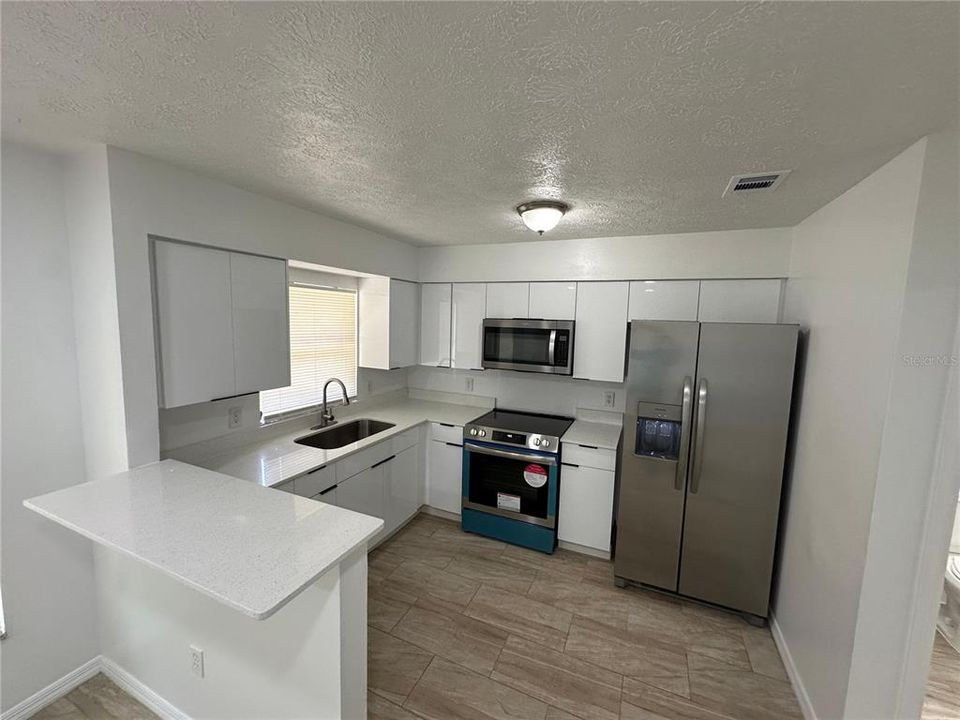 待售: $274,900 (11832 贝兹, 0 浴室, 1050 平方英尺)