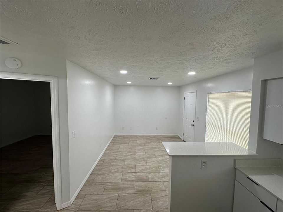 待售: $274,900 (11832 贝兹, 0 浴室, 1050 平方英尺)