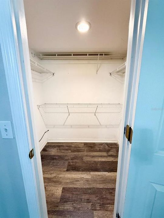 For Sale: $309,000 (4 beds, 2 baths, 1894 Square Feet)