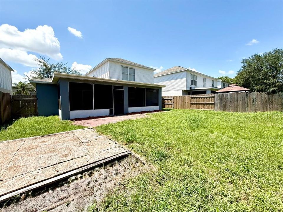 For Sale: $309,000 (4 beds, 2 baths, 1894 Square Feet)